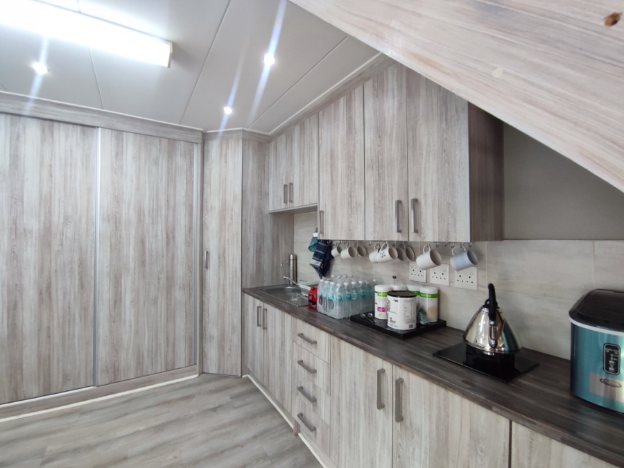 4 Bedroom Property for Sale in Langenhovenpark Free State